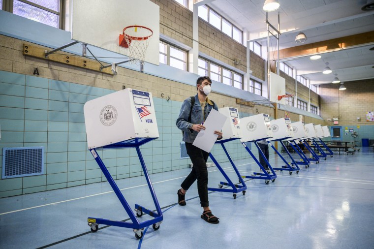Image: Voters cast their ballots at a voting center on November 2, 2021 in Brooklyn, N.Y.