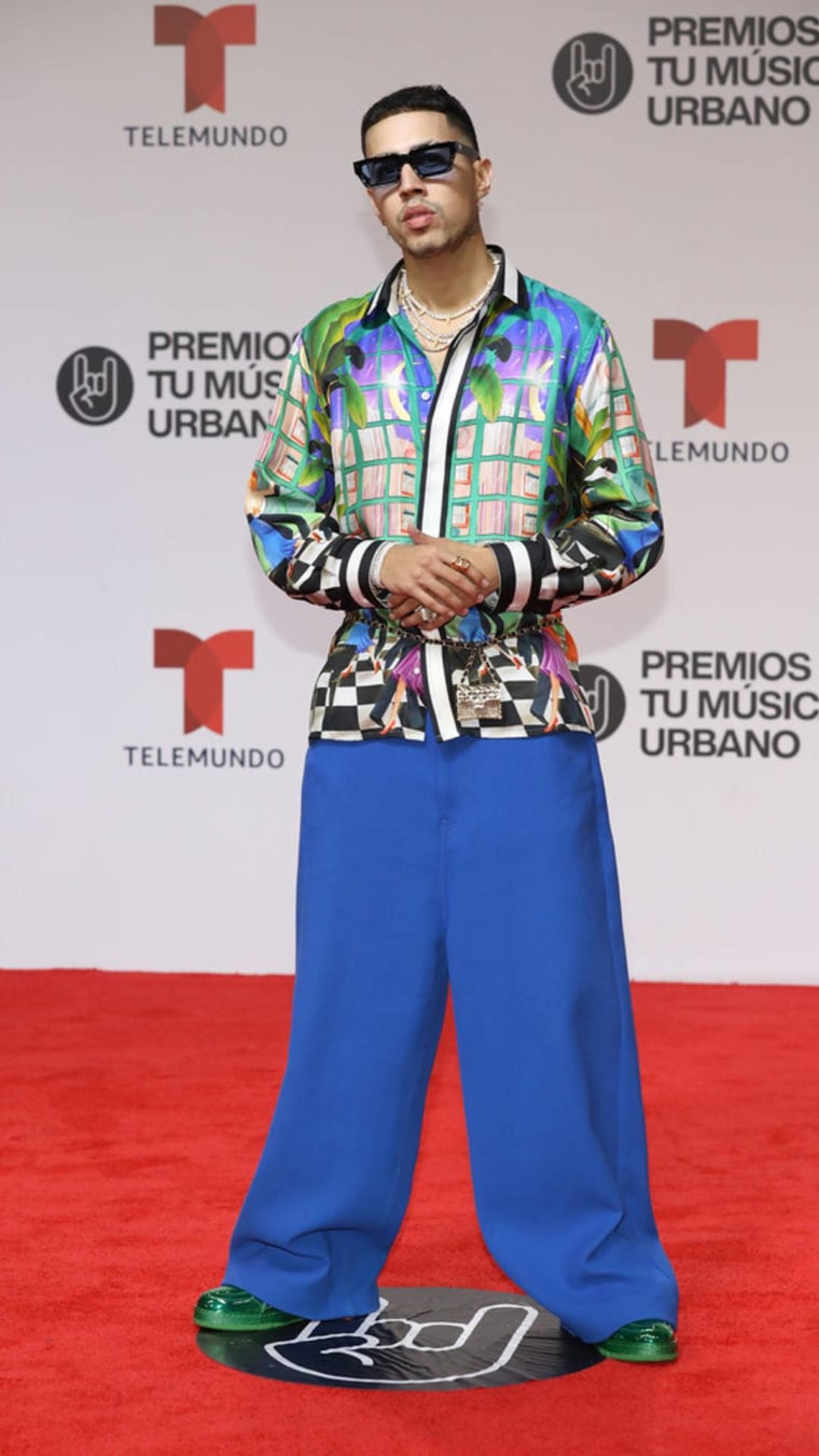 Brytiago en la alfombra roja de los Premios Tu Música Urbano 2022.