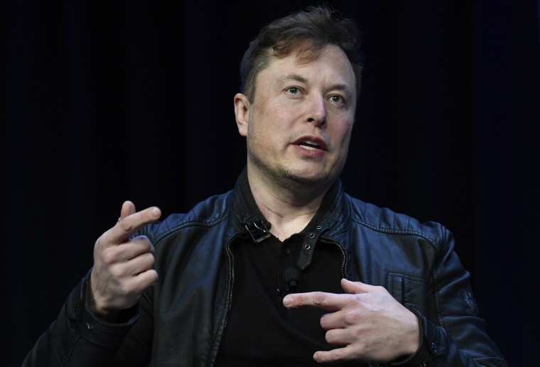 Elon Musk, director ejecutivo de Tesla y SpaceX, habla en la Conferencia y Exposición SATELLITE en Washington, el 9 de marzo de 2020.