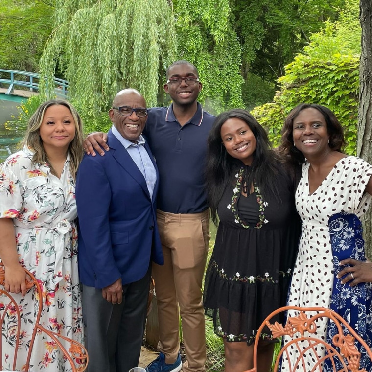 Al is joined by all three of his children — Courtney, Nick and Leila — as well as wife Deborah Roberts, in this sweet family pic.