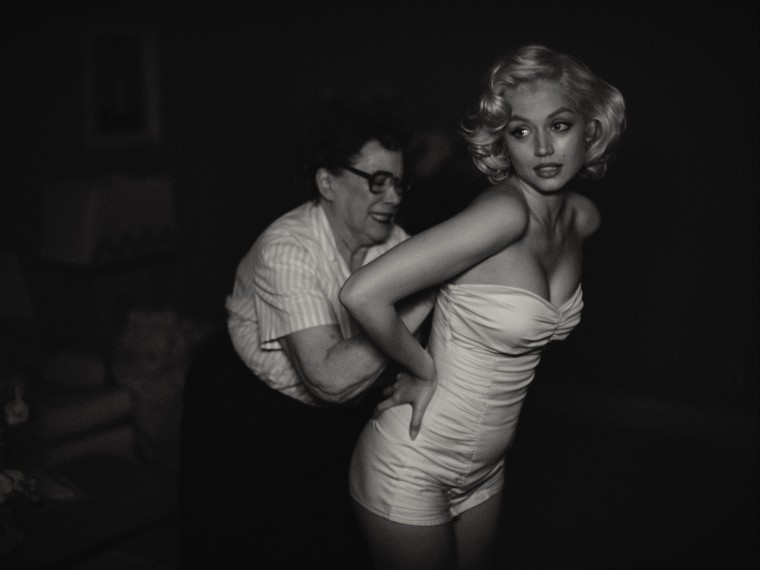 Off-screen glimpses of Monroe's life are part of the story that "blurs" fact from fiction in "Blonde."&nbsp;