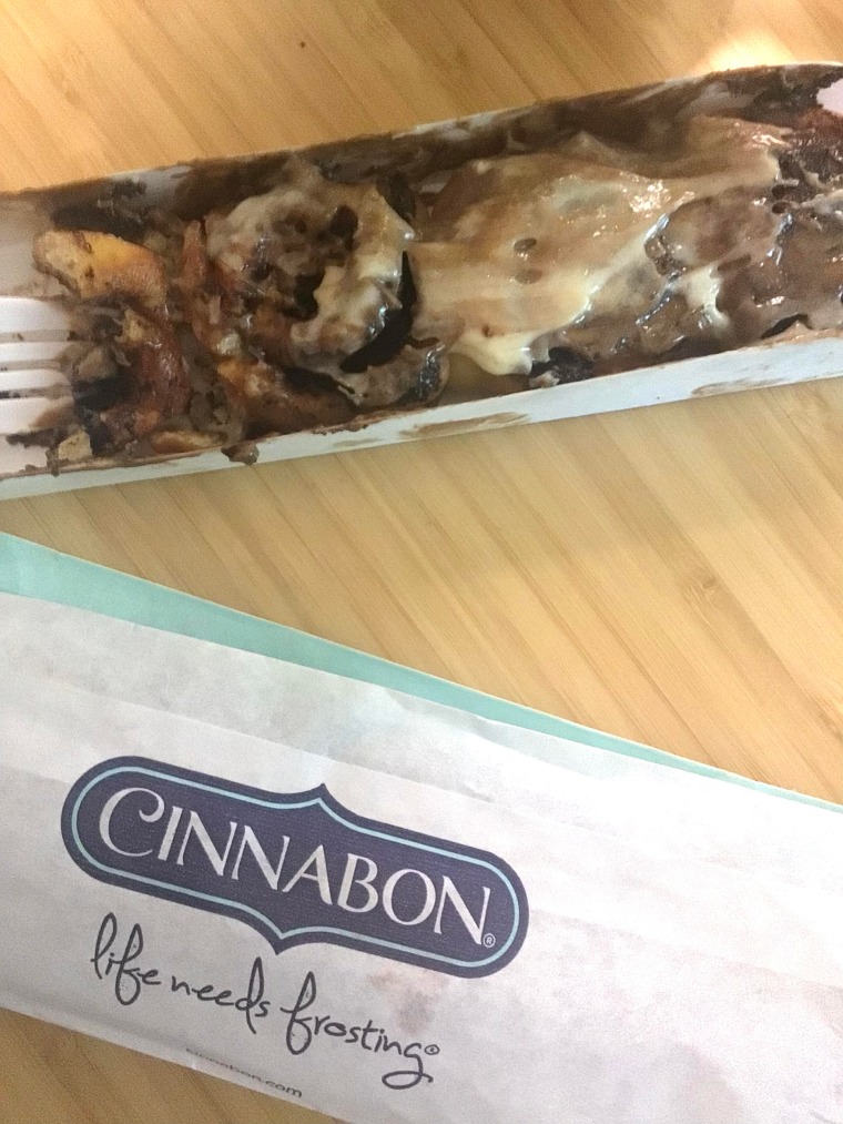 Cinnabon Chocobon Roll Food Review 