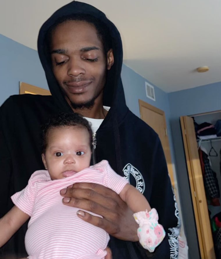 Brandon Drayton posed for a selfie with his daughter Brayla.