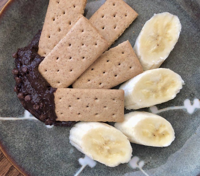 Nothing says summer like a s’mores-y banana thing. No campfire required.