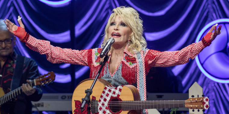 Dolly Parton has donated $1 million to a Tennessee hospital to help fight pediatric infectious disease.