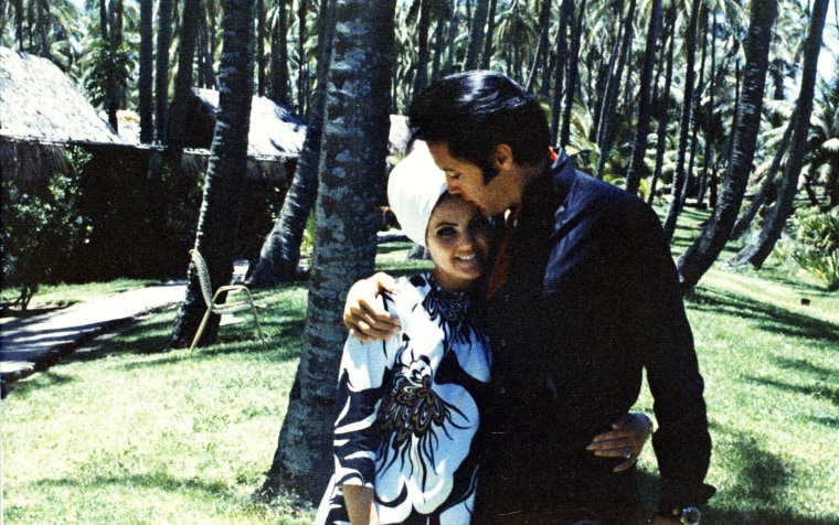 Priscilla Presley & Elvis Presley in Hawaii, California (Photo by Magma Agency/WireImage)