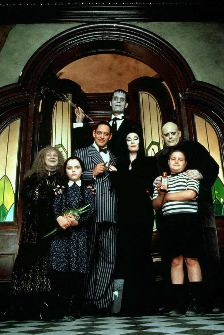 RICCI,JULIA,HUSTON,LLOYD, THE ADDAMS FAMILY, 1991