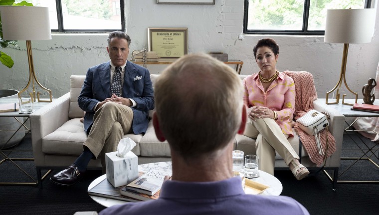 Andy Garcia as Billy and Gloria Estefan as Ingrid in one of the opening scenes of the film, which depicts them arguing in their marriage counselor's office.