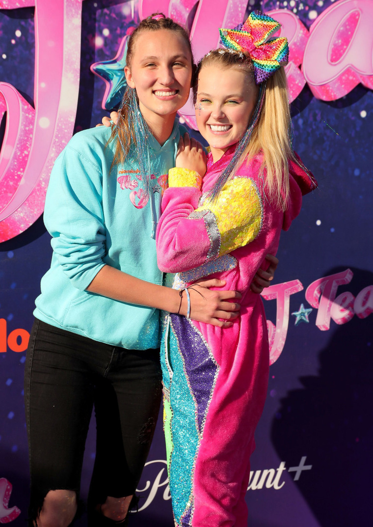 Kylie Prew and JoJo Siwa on Sept., 03, 2021 in Pasadena, California. (Photo by Leon Bennett/Getty Images)