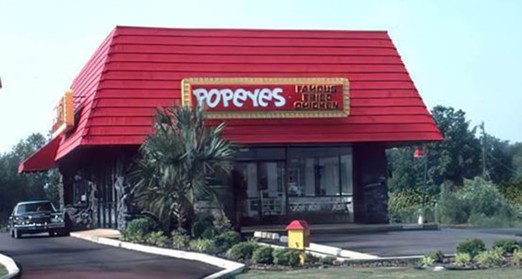 Popeyes' previous storefront design.