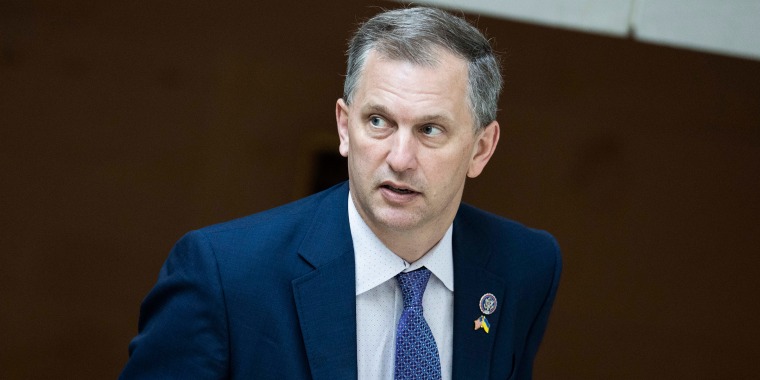 Rep. Sean Casten announced on June 13 that his 17-year-old daughter, Gwen, has died.