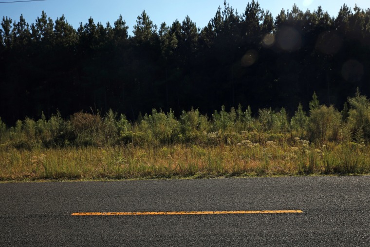 A stretch of Old Salkehatchie Highway in Varnville, S.C., on Sept. 26, 2021, not far from the spot where Alex Murdaugh was shot.  (Travis Dove/The New York Times)