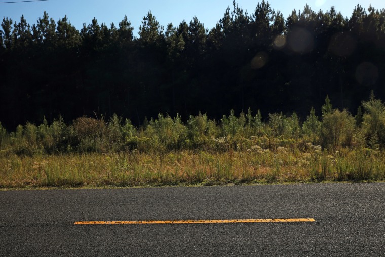 A stretch of Old Salkehatchie Highway in Varnville, S.C., on Sept. 26, 2021, not far from the spot where Alex Murdaugh was shot. (Travis Dove/The New York Times)