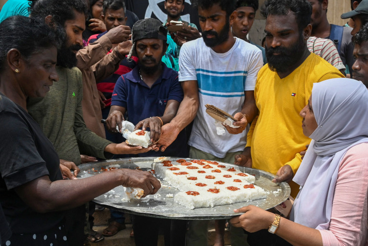 Image: TOPSHOT-SRI LANKA-POLITICS-ECONOMY-PROTEST