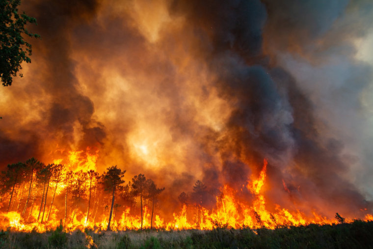 Strong winds and warm, dry climate are irritating firefighters' efforts to include a massive wildfire in France's Bordeaux vicinity.