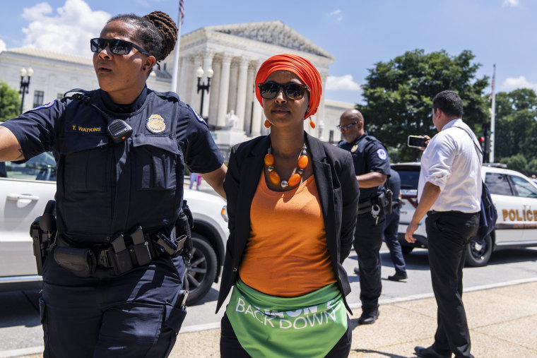 Reps Ocasio Cortez and Omar among Democrats arrested at abortion