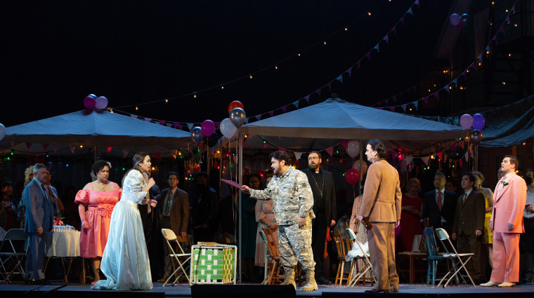 El elenco de la ópera "Lucia di Lammermoor", en The Metropolitan Opera, en Nueva York, en mayo de 2022.