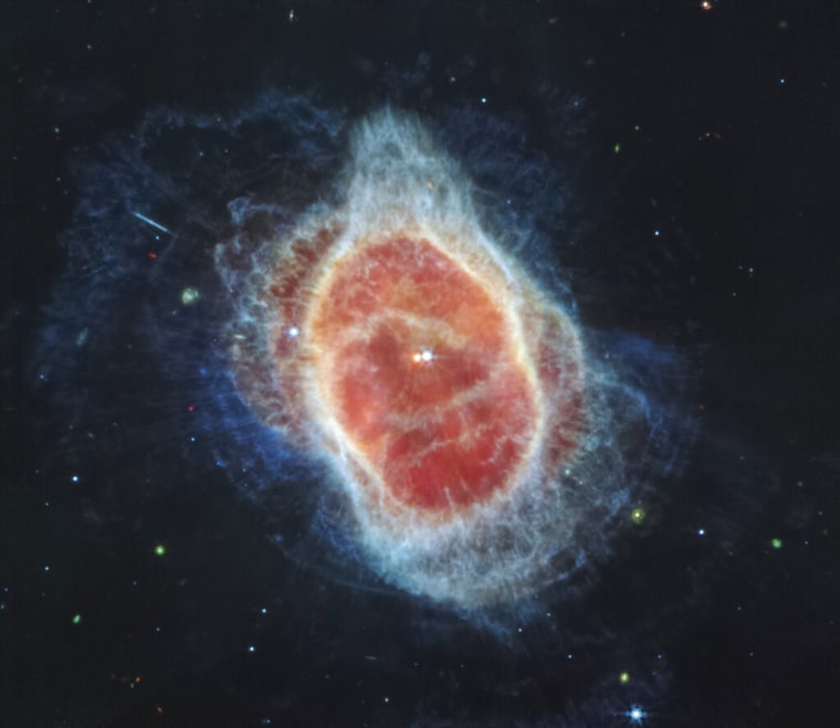 Imagen de la Nebulosa del Anillo del Sur captada por el telescopio James Webb y dada a conocer el 12 de julio de 2022.