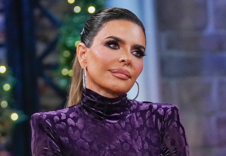 RHOBH's Lisa Rinna returning for season 11 as a full-time Bravo