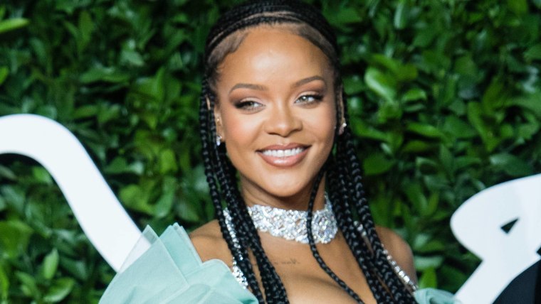 Rihanna en los Fashion Awards 2019 en Londres