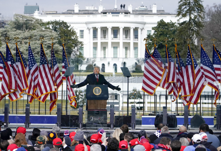 El entonces presidente, Donald Trump, durante un mitin frente a la Casa Blanca, el 6 de enero de 2021.