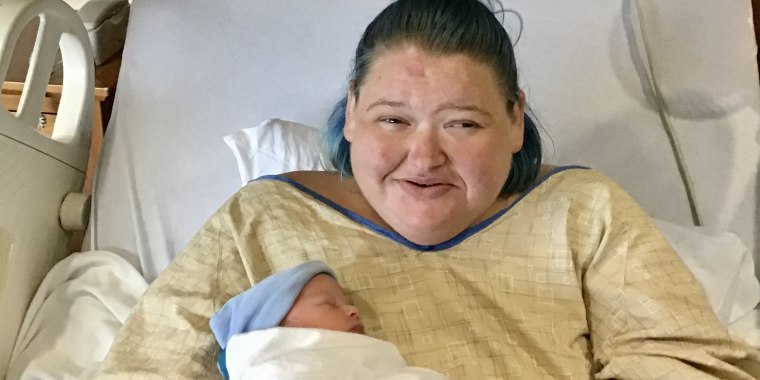 Amy Slaton from "1000-Lb. Sisters" welcomes her second child, a boy named Glenn Allen Halterman.