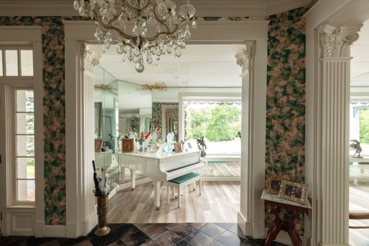 The interior of Colonel Sanders' home Blackwood Hall.