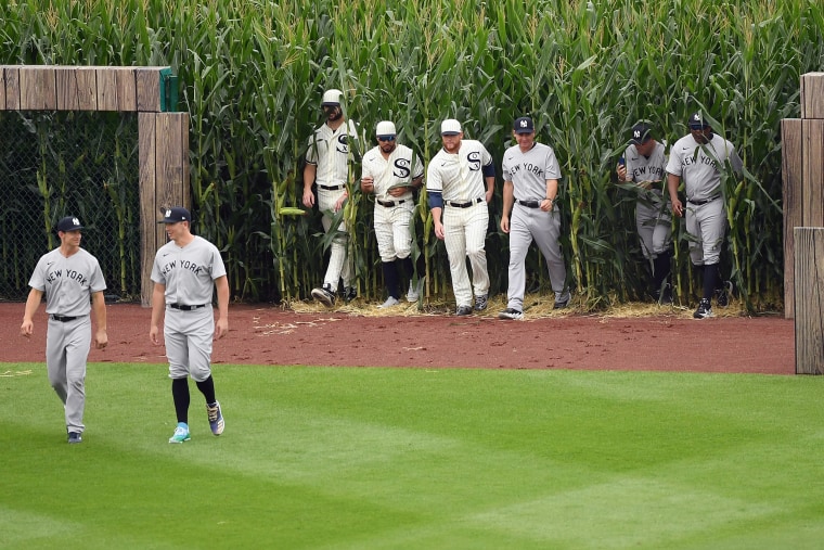 MLB Field of Dreams Game: White Sox beat Yankees as Tim Anderson