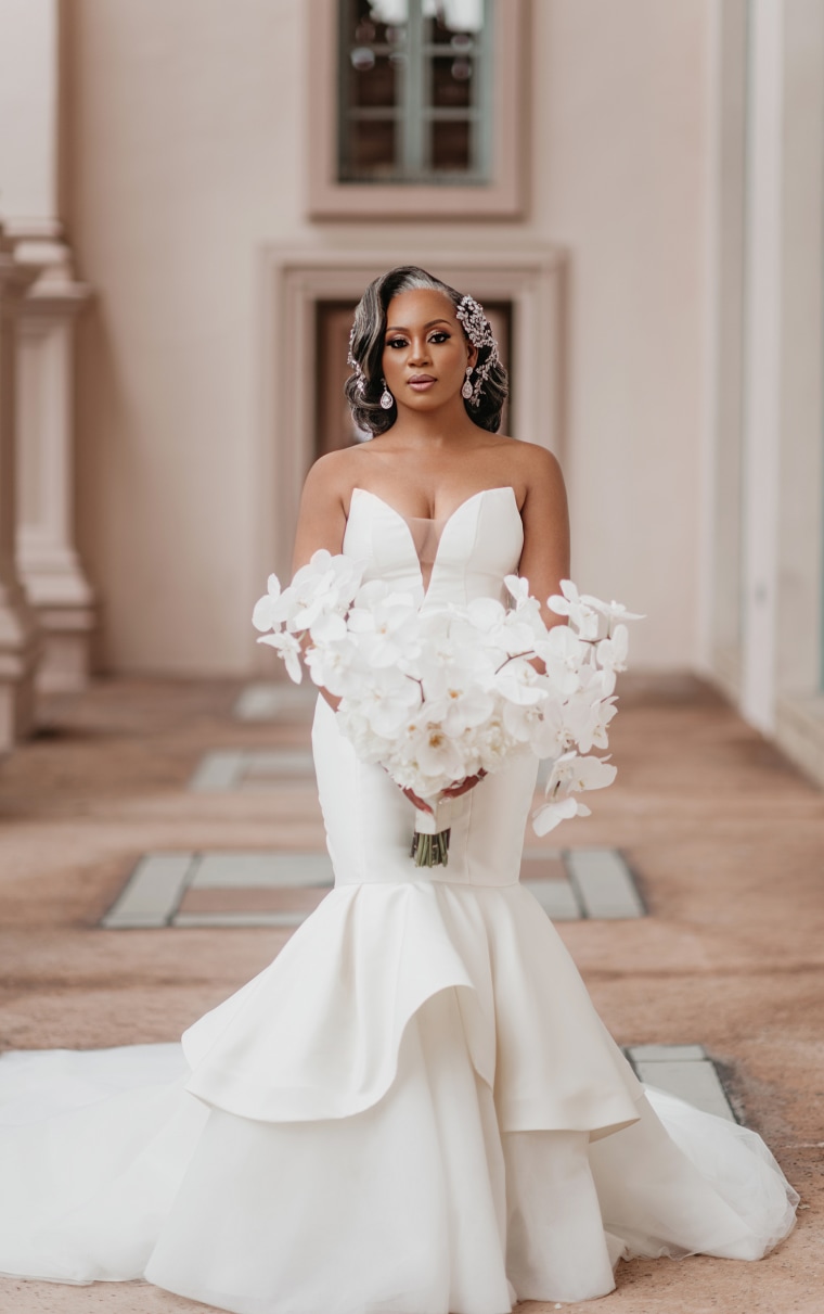 Bride Goes Viral for Embracing Gray Hair on Wedding Day