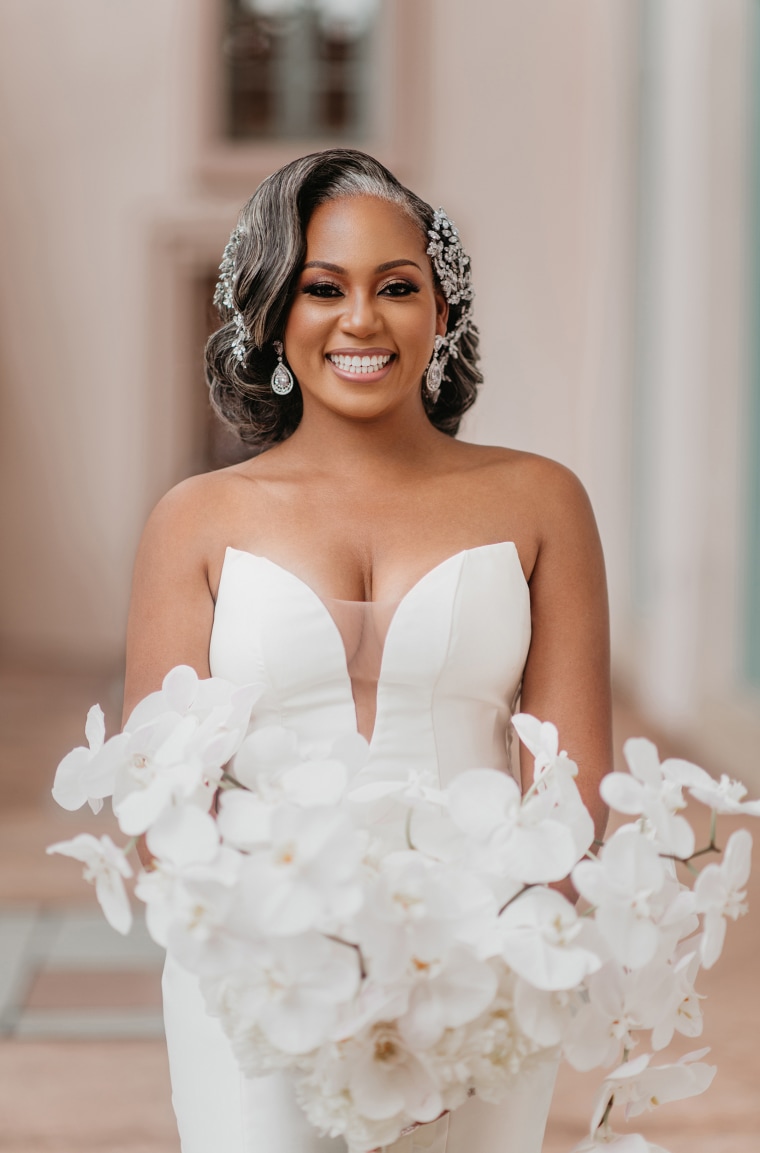 Florida Bride, 38, Embraces Gray Hair on Her Wedding Day [PHOTOS]