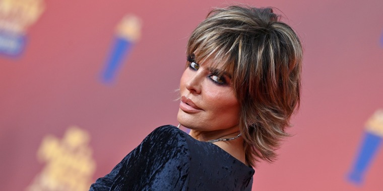 Lisa Rinna Celebrates 59th Birthday With Bikini Photos 7826