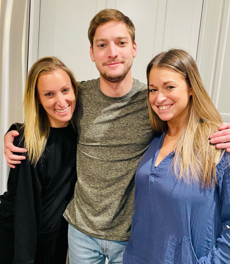 Melissa (right) with her sister, Cori Kaufman, and brother Matthew Rosenberg.