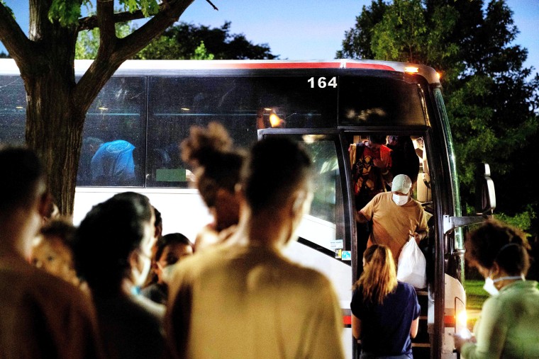 Migrants disembark in Washington, D.C.