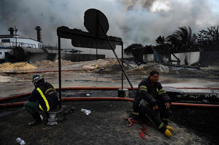 Image: Cuba oil depot fire