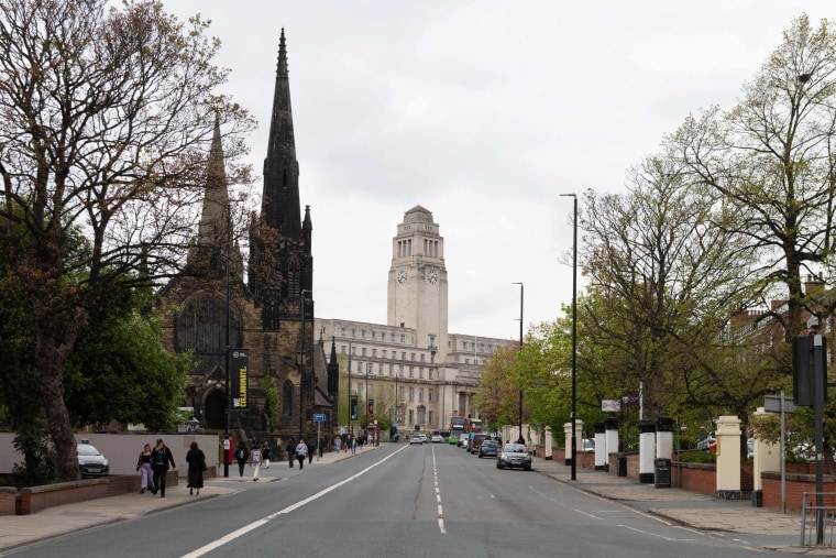 approach to University of Leeds on Woodhouse Lane, Woodhouse, Leeds, West Yorkshire, England, UK