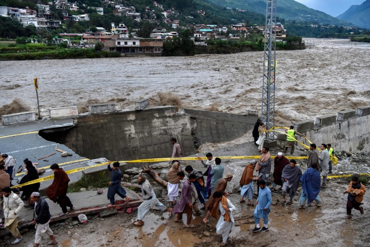 Image: TOPSHOT-PAKISTAN-WEATHER-MONSOON-FLOODS