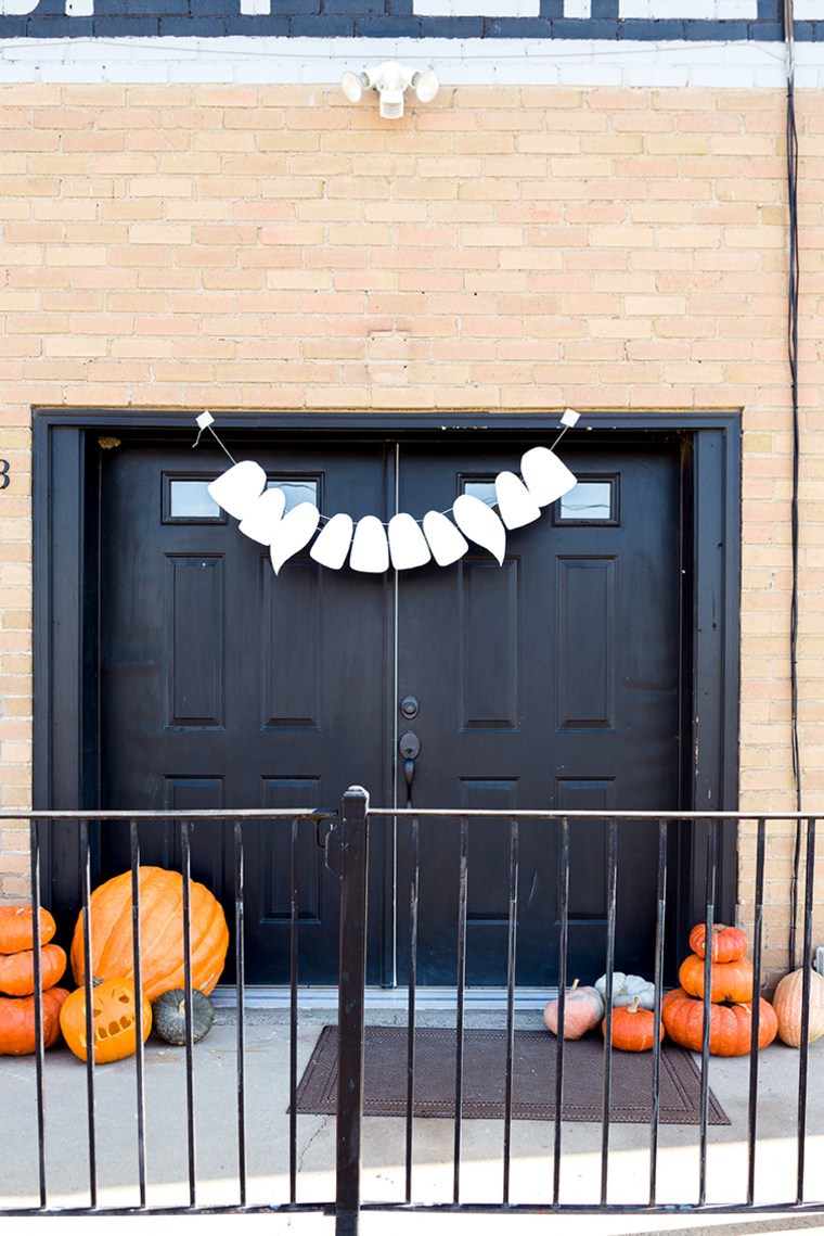 vampire teeth garland for outside