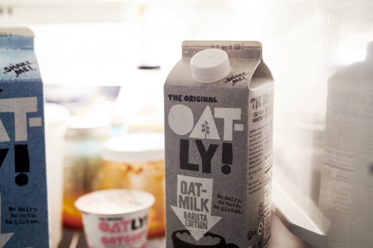 Caja de leche de avena de Oatly.