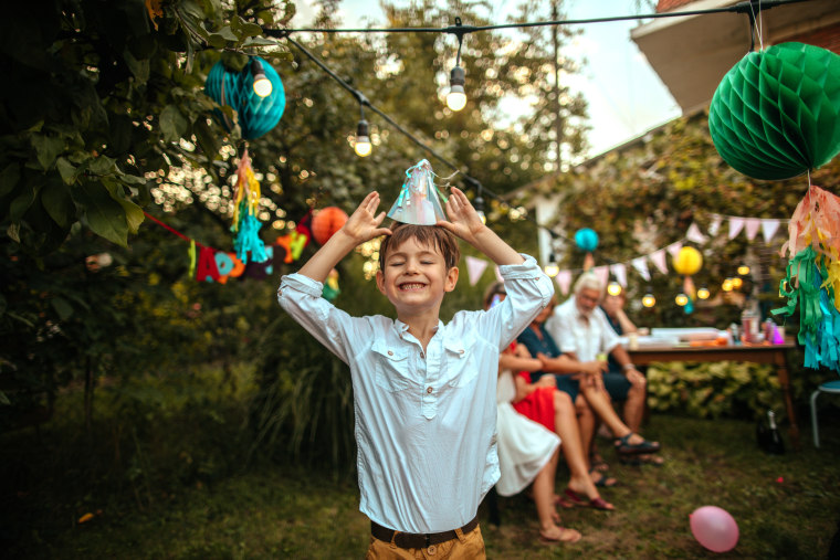 birthday wishes boy with party hat