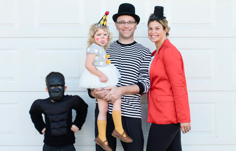 20 DIY Circus Costume Ideas for Family This Halloween