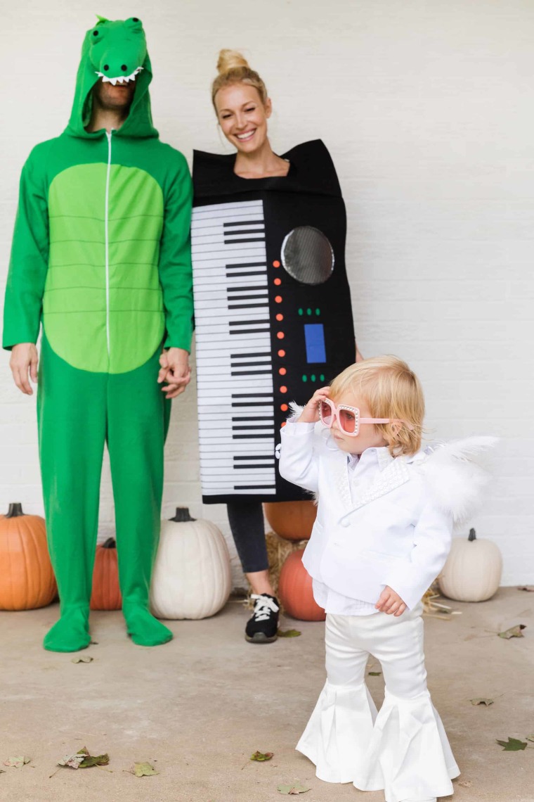 Family Halloween Costume and Themes // Easy DIY Tutorials and Ideas - Ann  Le Do