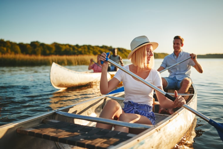 first date ideas couple kayaking