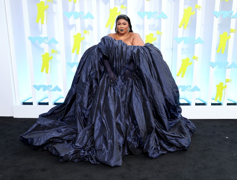 Lizzo Joked About Her Voluminous Gown At 2022 VMAs Outfit