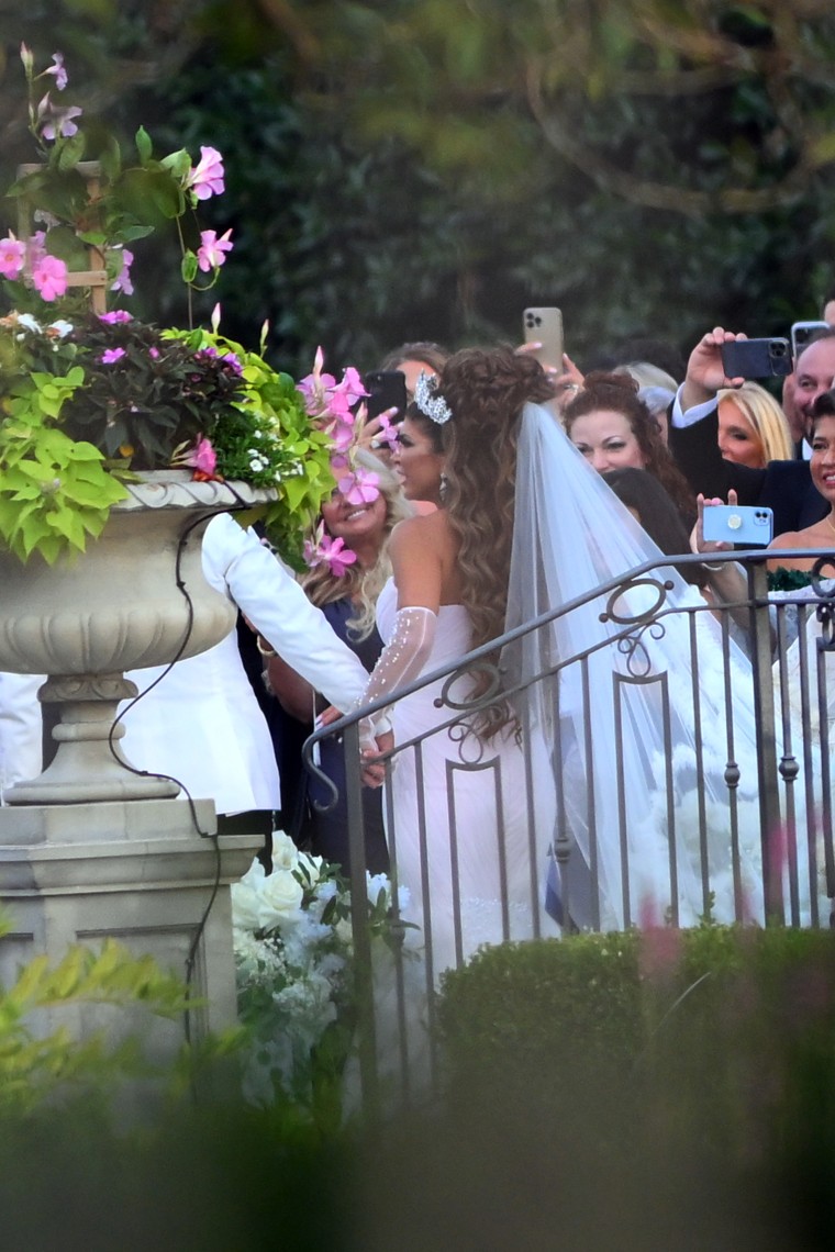 Teresa Giudice And Husband Luis Ruelas Kiss While Getting Married In New Jersey This Evening In Front Of Guests