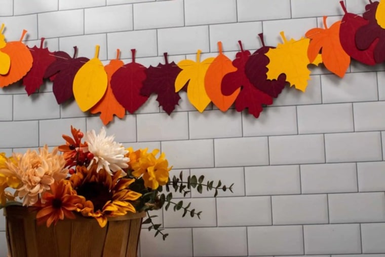 paper leaf wreath thanksgiving decorations