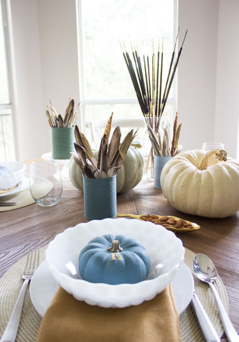 thanksgiving table decorations feather centerpiece