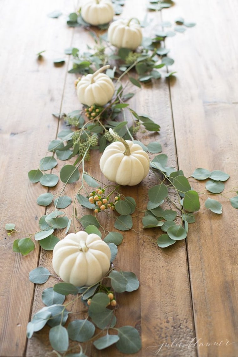 Simple Thanksgiving Table Decor 