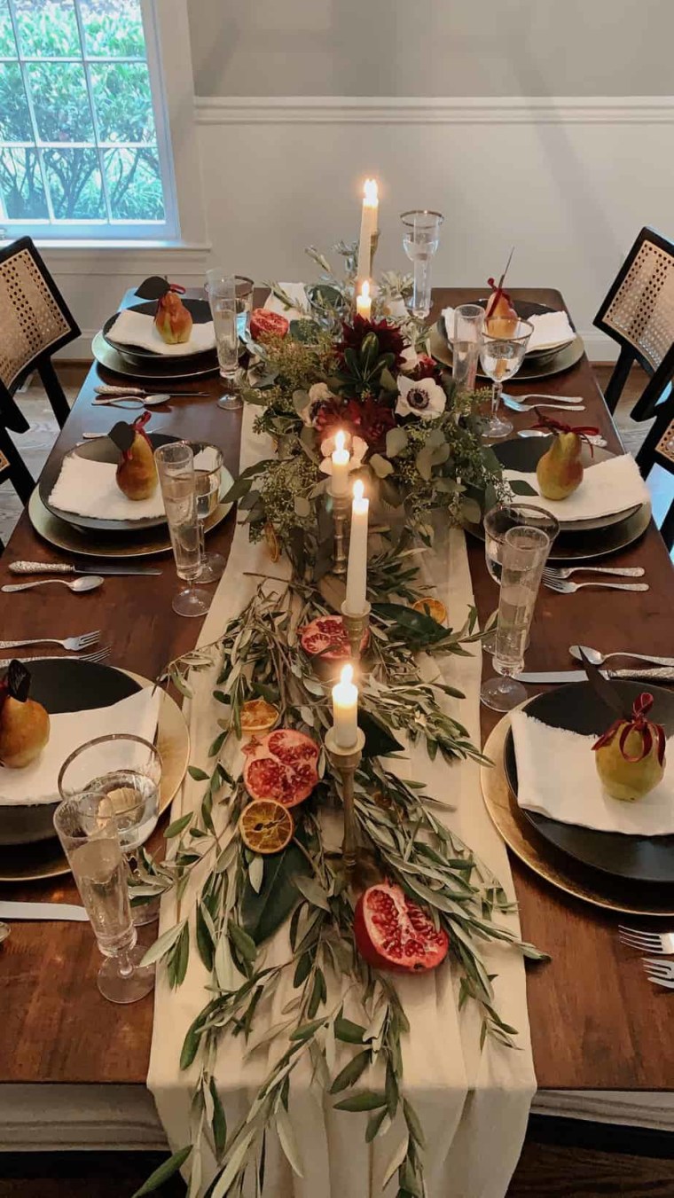 thanskgiving table decorations red and green