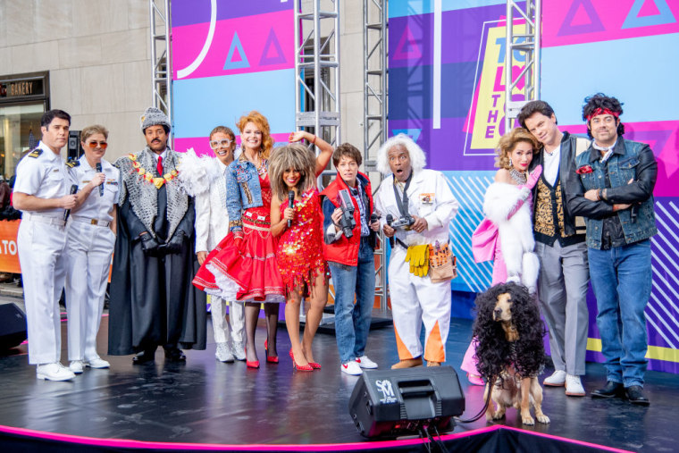 Today' Show Hosts Show Off Their '80s-Inspired Halloween Costumes!: Photo  4173868  Al Roker, Carson Daly, Craig Melvin, Dylan Dreyer, Hoda Kotb,  Jenna Bush Hager, Kathie Lee Gifford, Peter Alexander, Savannah Guthrie