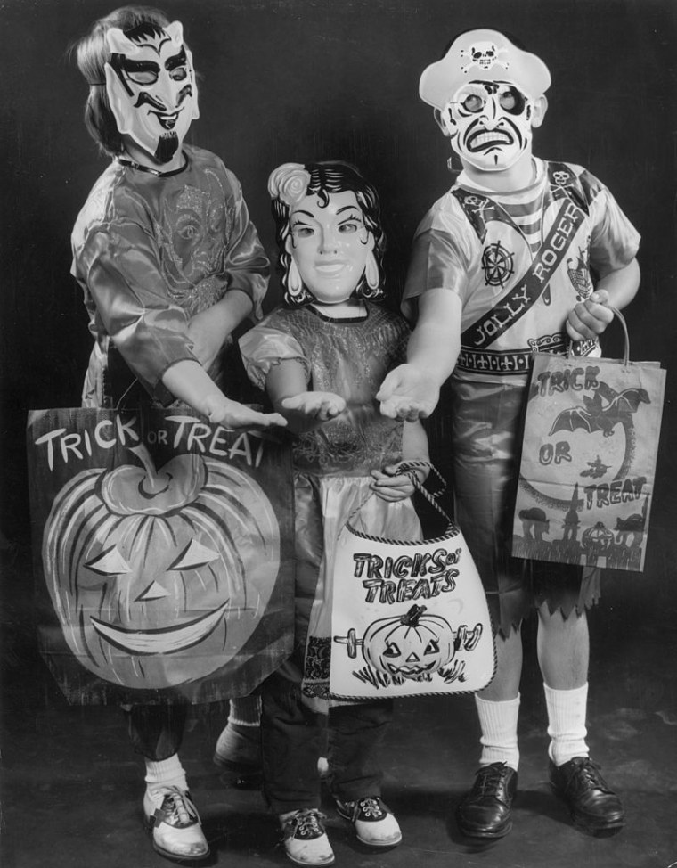 31 Best Vintage Halloween Decorations - Retro Halloween Decorations